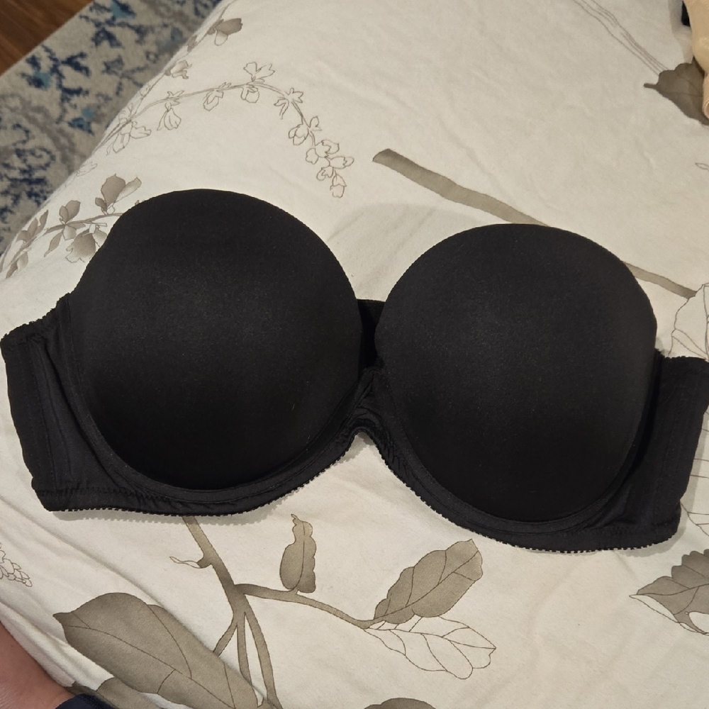 Brand New Victoria's Secret Elegant Black Strapless Bra
